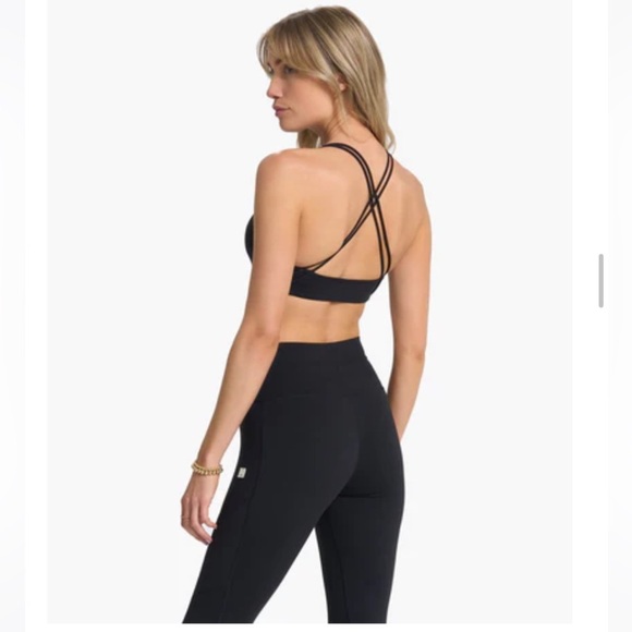 Vuori Women's XL Tempo Sports Bra Black NWT Active Strap Detail Stretch Fabric - Picture 2 of 8